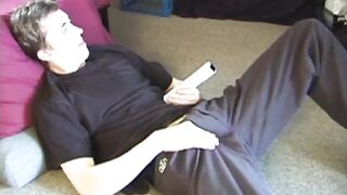 Derek se masturbando