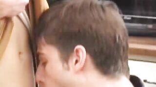 Austin le chupa la polla a Shane