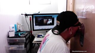 Gloryhole chupa y folla