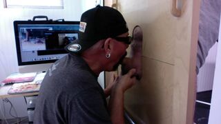 Papà ha bisogno di un po' di sollievo dal buco della gloria