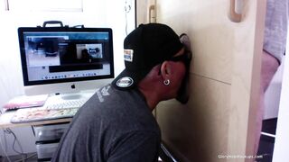 Papà ha bisogno di un po' di sollievo dal buco della gloria