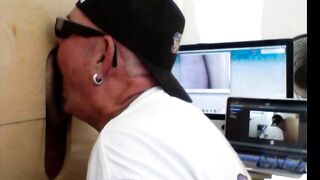 Mamada en el Gloryhole de Acción de Gracias