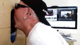 Servizio di Cock al Gloryhole