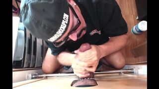 Pipe à grosse bite dans un gloryhole