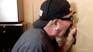 Snack del martedì sera a base di cazzi non tagliati