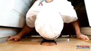 Ragazzo latino sposato torna al gloryhole