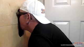 Il vecchio abituale torna al Gloryhole