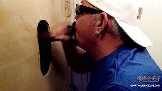 Grande galo negro em Gloryhole