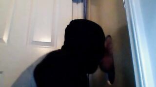 Incrível chupadora de rola mascarada em Gloryhole