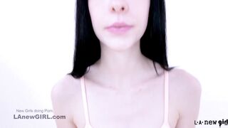 Cameriera sexy prova il porno dopo il direttore