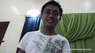 Leonard gequält und gekitzelt