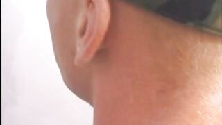 Heterosexueller Skater-Junge bläst 2 Matrosen