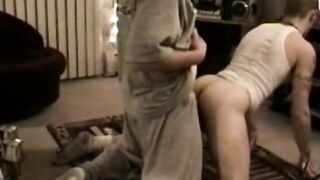 Ragazzo etero fottuto e crudo che ronza
