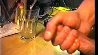 Zack, un hétéro, se branle