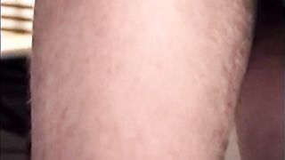 Heterosexueller Junge Gianni streichelt