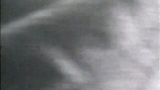 Ragazzo soldato etero succhia il cazzo