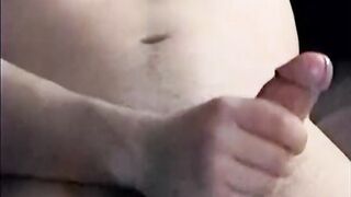 Spike heterosexual chupa la polla