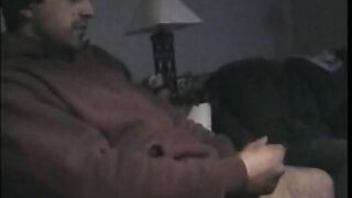 Ragazzo etero che va a letto e si masturba