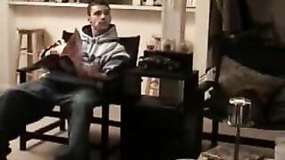 Vinnie dá um boquete no garoto hétero Adam