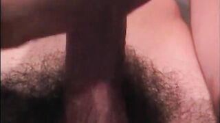 Chico heterosexual colgado se masturba