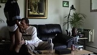 Chico heterosexual matón chupa