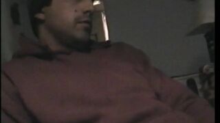 Garoto heterossexual na hora de dormir se masturbando