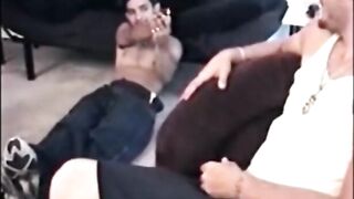 2 garotos héteros se masturbando