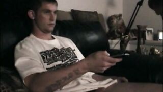 Il ragazzo etero Marshall ha un grande orgasmo