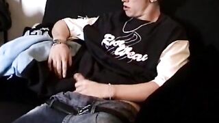 Ragazzo etero Marshall che si accarezza