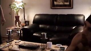 Enrique se corre rápidamente