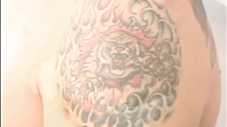 Schwanzlutschende Hetero-Freunde