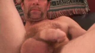 Il carpentiere Steve si masturba