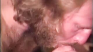 Amigos haciendo autostop