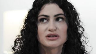 Ho scoperto che la figliastra adolescente del mio migliore amico è una escort