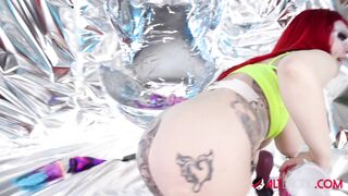 Taylor Nicole ist eine Astronautin, die zum Außerirdischen wurde!