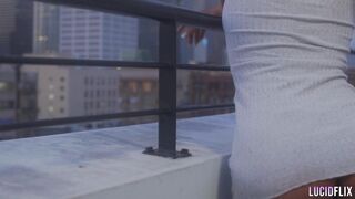 Ultimacy II, Folge 3. Das Dach: Daisy Fuentes