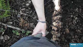 Chatte poilue dans les bois - Lucy Sky & Grey