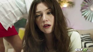 Strenge Oma-Lesben-Sex-Lektion