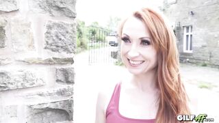 Superfitte rothaarige GILF Lily gefickt - GilfAF