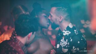 A deslumbrante orgia alucinante de 5 galos de Bebe e Muriel