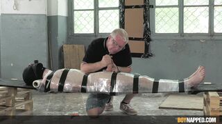 Tormentando il suo cazzo disperato - Parte 3 - Jesse Murphy e Sebastian Kane