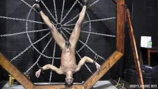 Un cavatappi per la sua tana - RT & Kaden Roads