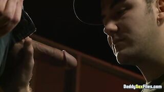 Maiali succhia-sperma in cantina - Parte 1 - Allen Silver, Cam Kurtz