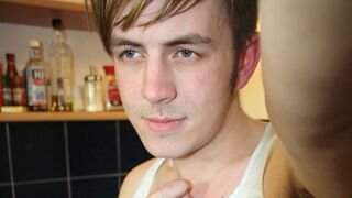 Ti stuzzica con il suo grosso cazzo - Zack Star