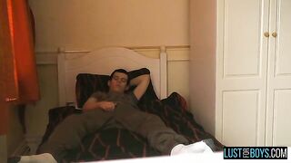 Um Apalpar Inocente Leva à Gozada - Damion Harrison