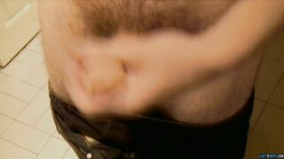 Alexander wichst in der Herrentoilette - Alexander Daniels