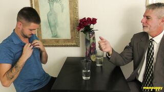 Colloquio di lavoro imbarazzante al ristorante - Dimitri Ivanov, Richard Lennox