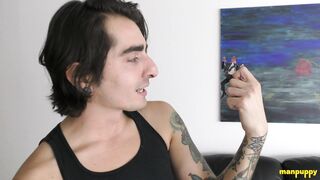 Ass Freak si rimpicciolisce per un coinquilino gigante - Johnny Mercy e Richard Lennox