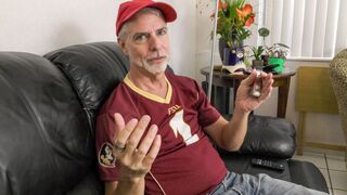 Scoreggiare in modo intimo con il patrigno - Richard Lennox