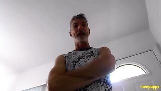 Ex des Riesen wird wegen ihres Hinterns gedemütigt - Richard Lennox